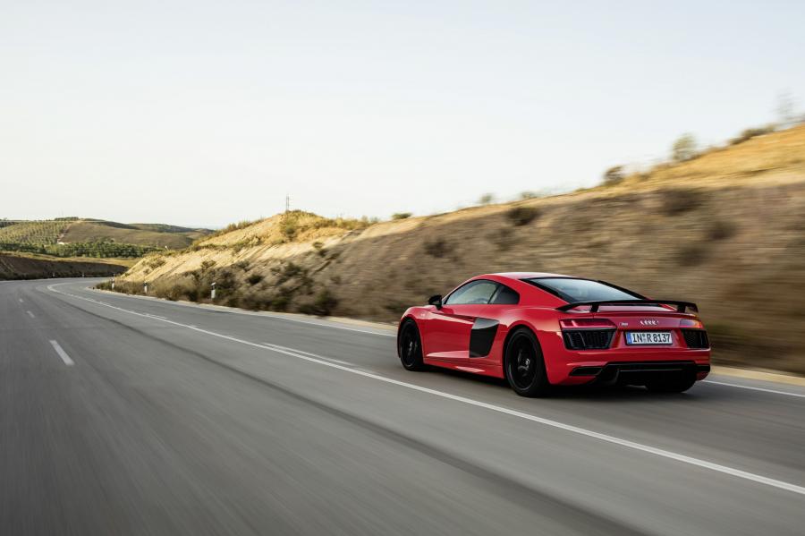  Audi R8 V10 Plus 2015 года  (WW) (фото 25 из 30)
